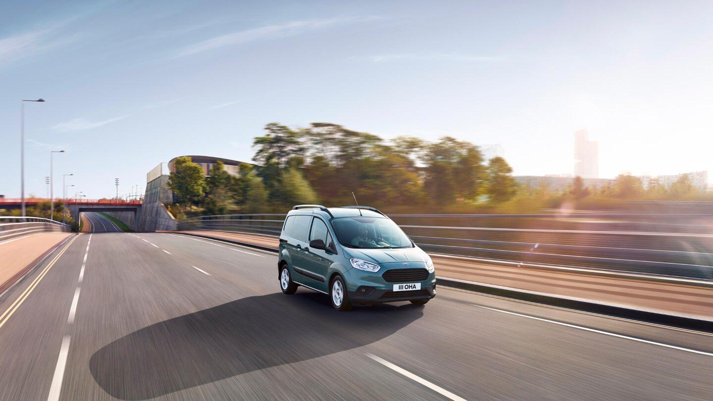 Oferta renting Ford Transit Courier exterior