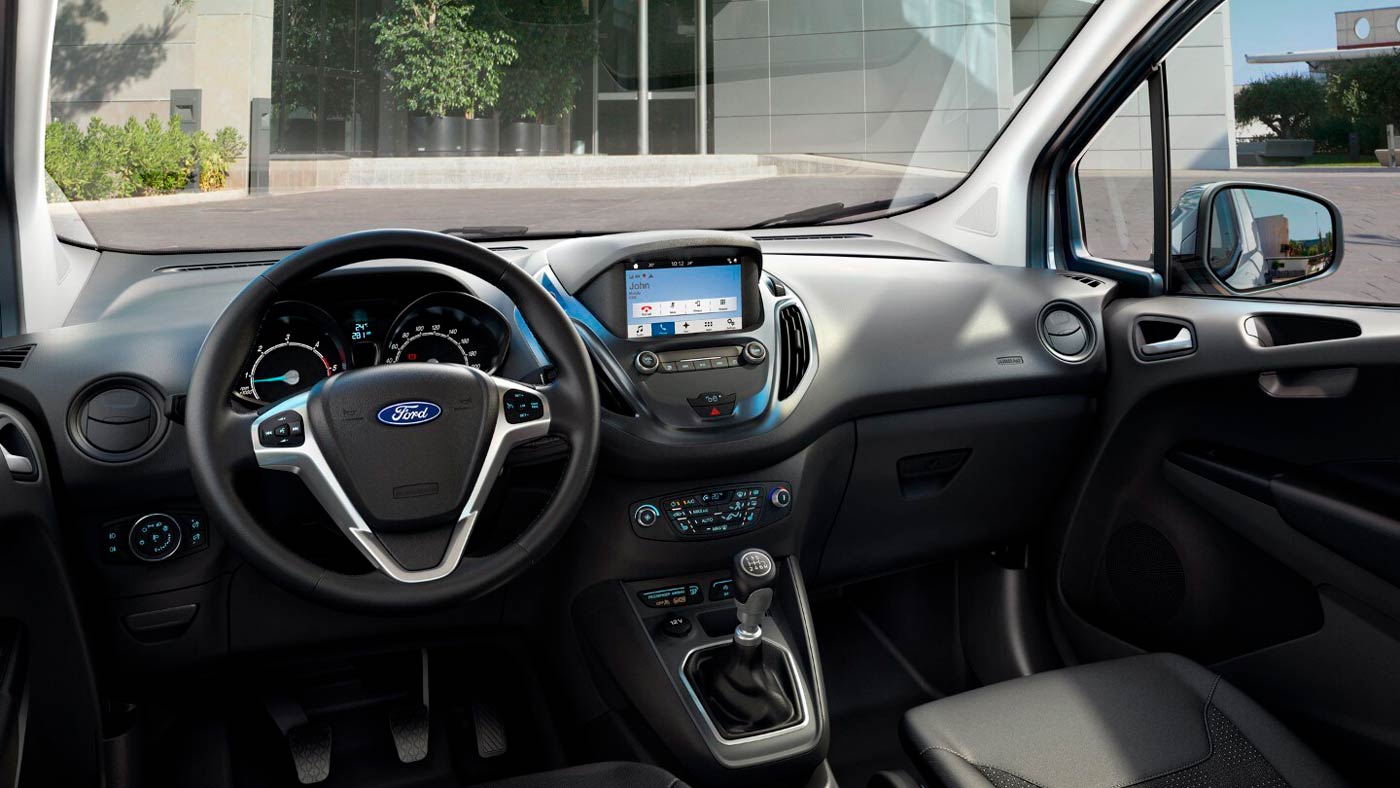Oferta renting Ford Transit Courier interior